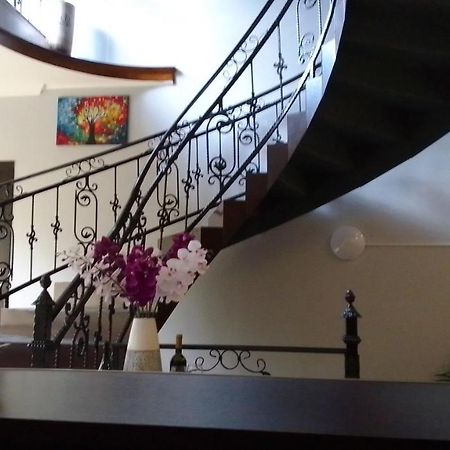 Telav Holl Hotell Telavi Eksteriør bilde